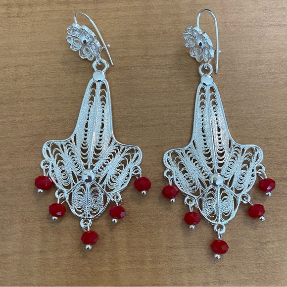 XXL Filigree silver tone accent earrings - Picture 2 of 8